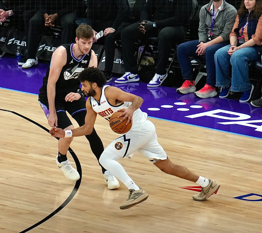 约基奇22+12+5穆雷8记三分，乔治空砍36分，掘金灭爵士交手8连胜